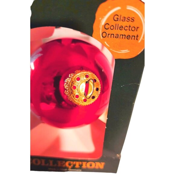 Vintage Red Glass Ornament With White Dove Design Made In West Germany - Picture 3 of 9